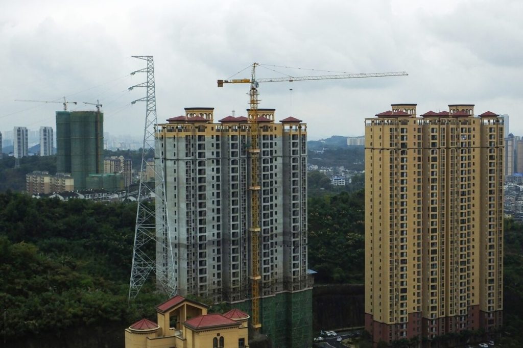 Vòng xoáy bất động sản có thể nhấn chìm nền kinh tế của Trung Quốc